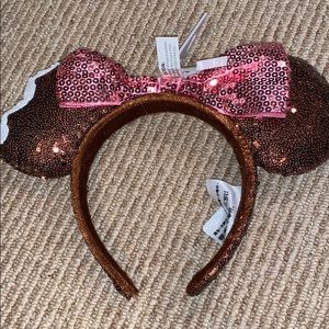 Minnie icecream bar ears!